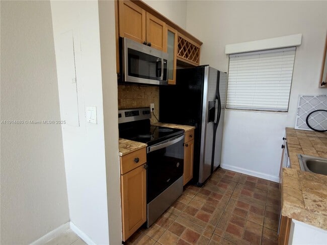 Photo - 2831 N Oakland Forest Dr Unit 304
