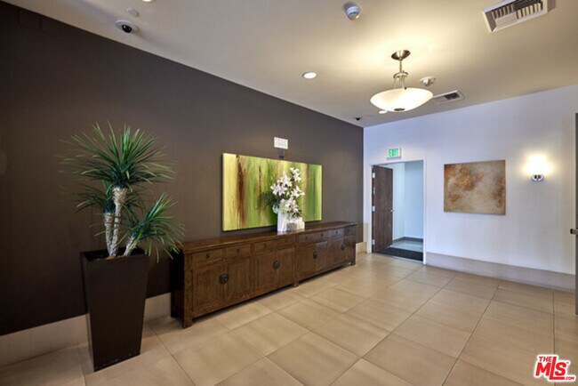 Photo - 3223 W 6th St Unit 604