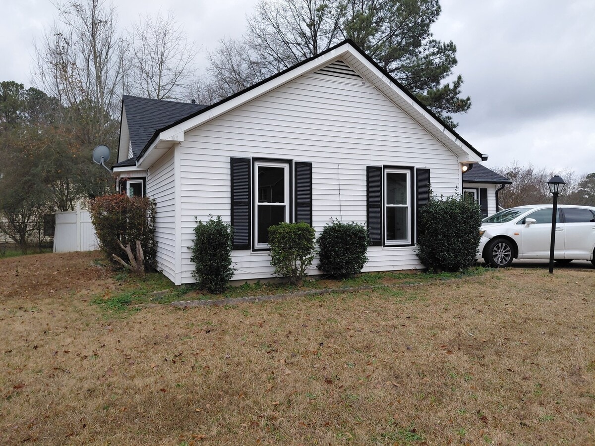 Photo - 742 Redland Dr