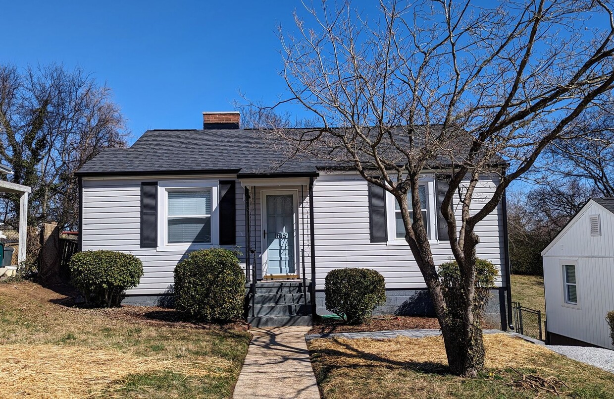 Photo - 1618 Mall St