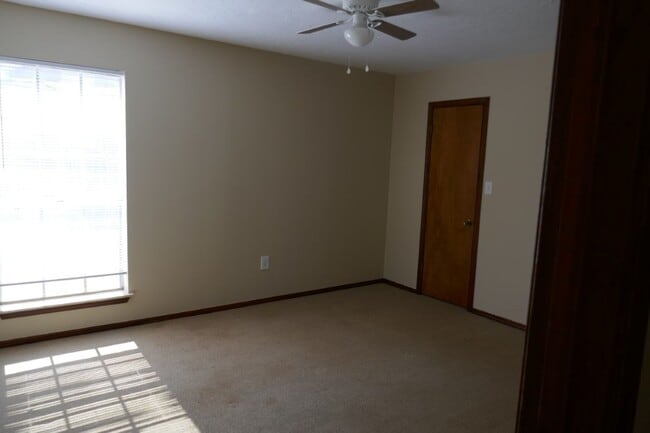 Photo - 607 SE 41st St