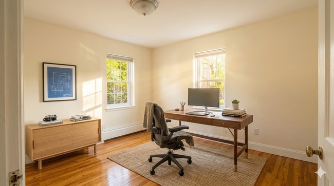 Photo - 31 Hammond Pond Pky