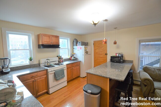 Photo - 345 Market St Unit 2