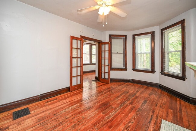 Photo - 2125 W Clifton Ave Unidad B