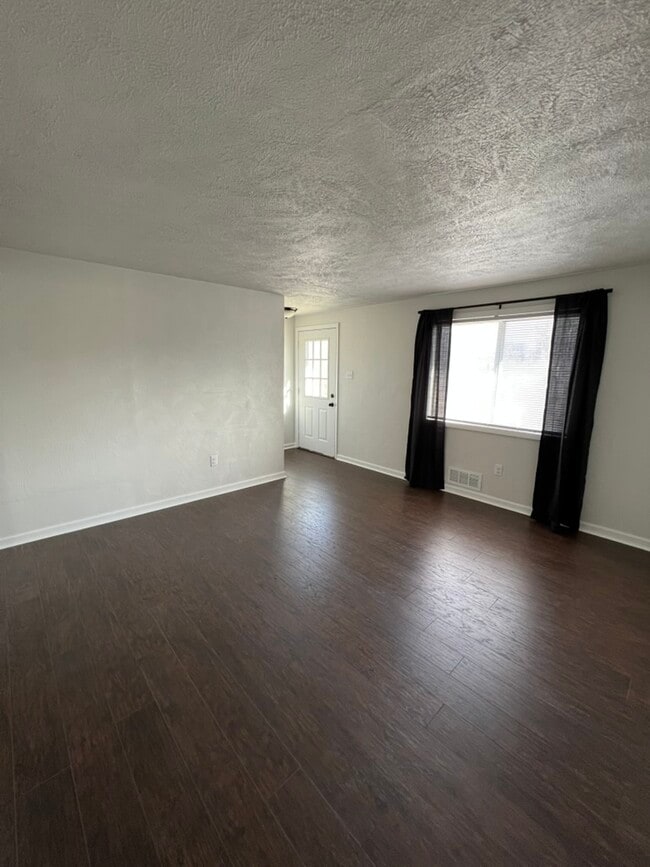 Living Room - 171 Bessemer St