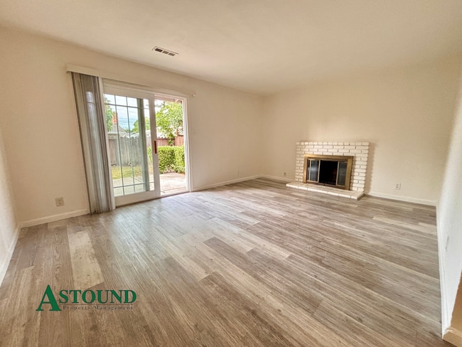 Photo - 2627 Prestwick Ave