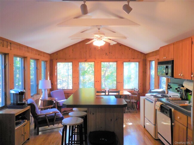 Photo - 1 Whippoorwill Ln