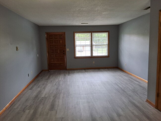 Photo - Comfy 3 Bedroom, 2 Bath Duplex located in ...