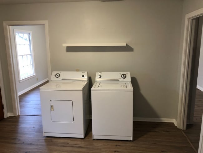 Photo - 2915 Grim Ave