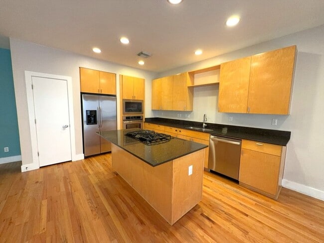 Photo - 4106 Spencer St