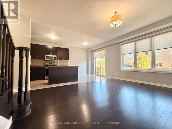 Photo - 205 Laker Ct