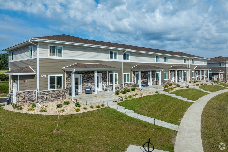 Welcome to The Townhomes at Hartung Fields