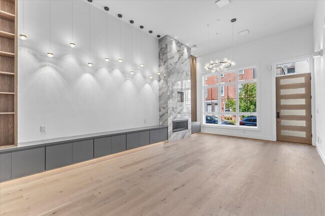 Photo - 2110 Cherry St