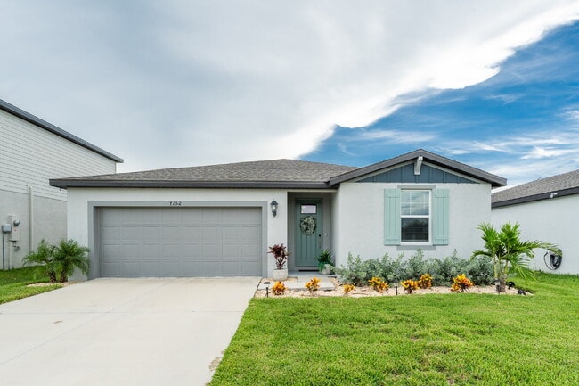 Building Photo - Spacious & Beautifully designed 4 Bedroom/...