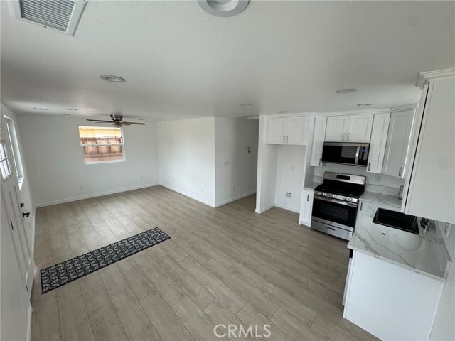 Building Photo - 4748 Garrick Ave Rental
