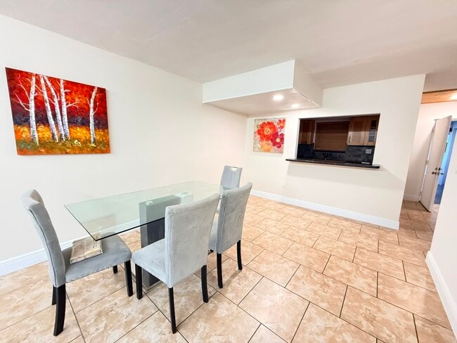 Building Photo - 9355 Fontainebleau Blvd Unit 2 BHK 9355 Fontainebleau Blvd #C222