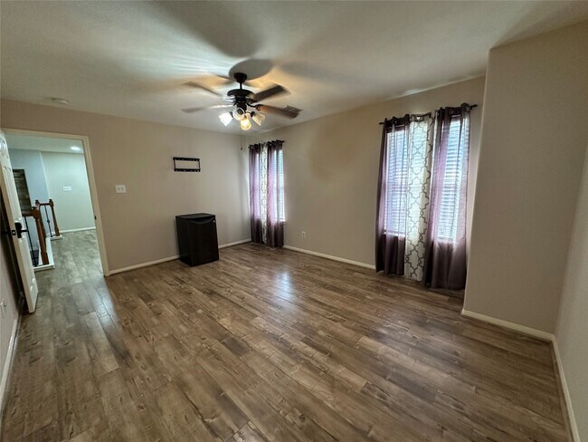 Photo - 9102 Rolling Rapids Rd