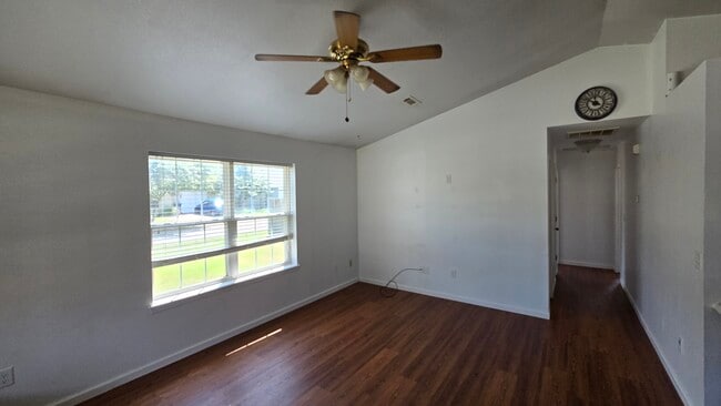 Photo - 1660 Tanglewood Ln