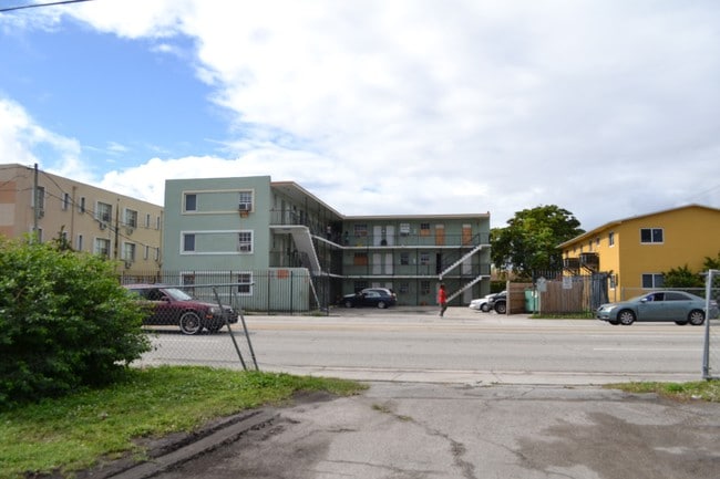 Photo - Miami Beverly Apartments