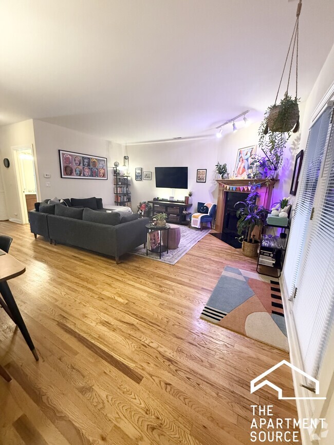 Building Photo - 3349 N Clark St Unit 1NW Rental