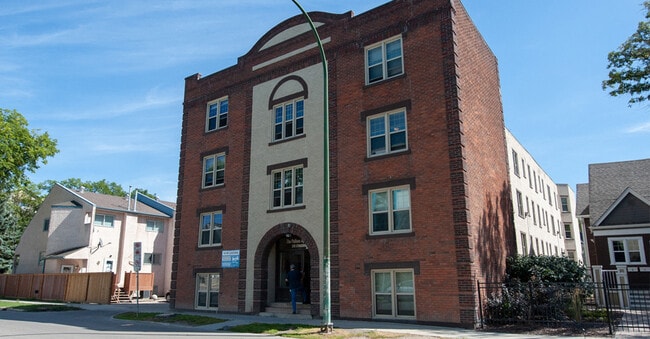 Building Photo - 370 Stradbrook Apartment