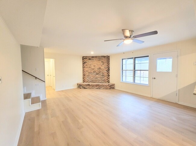 Photo - 174 Circle Dr