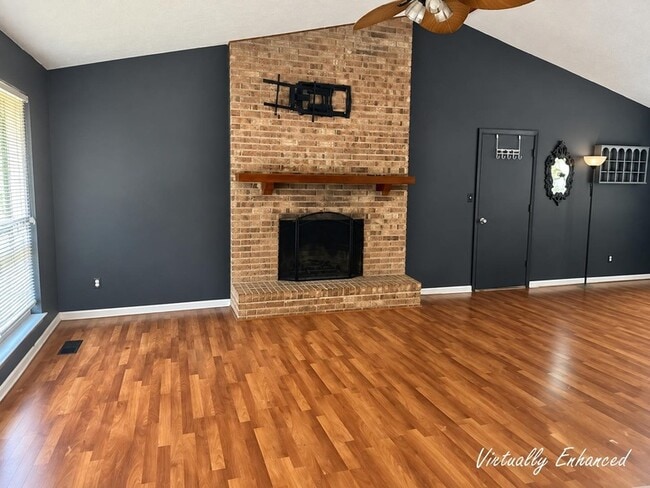 394 Castleton Cir