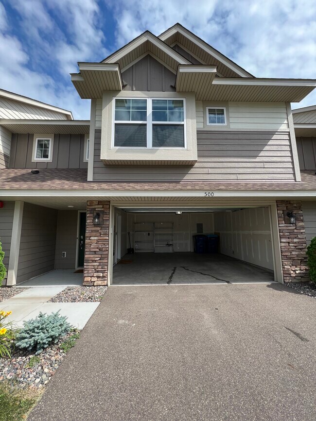 Photo - 500 Locke Pointe Dr NE