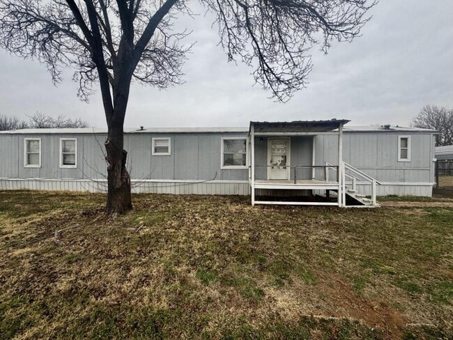 Building Photo - 1102 E Spring St