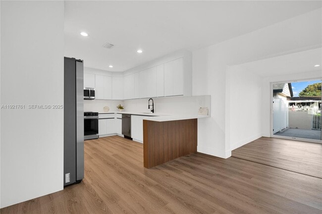 Photo - 4701 SW 104th Ct