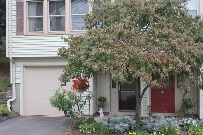 Building Photo - 127 Springbrook Dr Unit 127 Rental