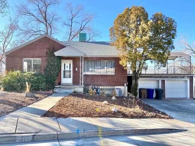 Photo - 415 N Main St Unit 415 N.