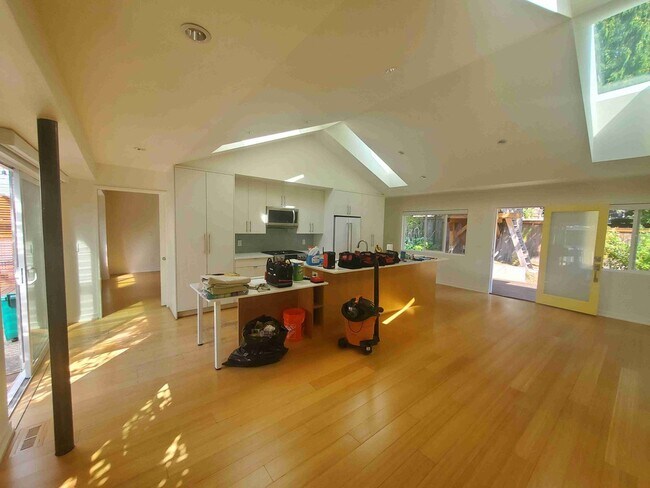 Photo - 3623 Woodlawn Ave N