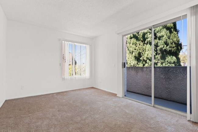 Photo - 3685 Watseka Ave Unidad 105