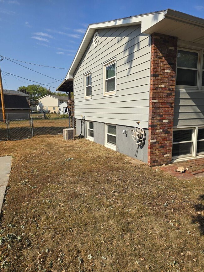 4 bedroom, 2 Bathroom Home located in Wood... House Rental in Norfolk