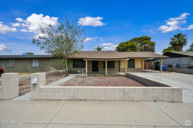 Building Photo - 8444 W Montecito Ave Rental