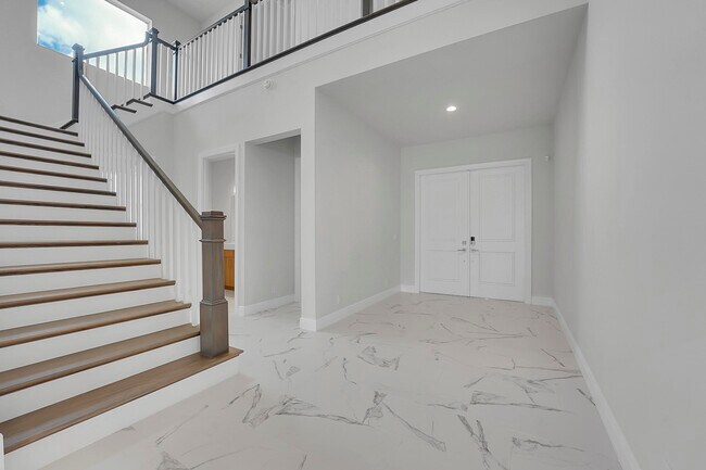 Photo - 9341 Crestview Cir