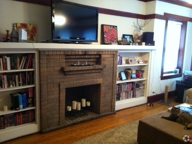 Building Photo - 832 W Buckingham Plz Unit 3 Rental