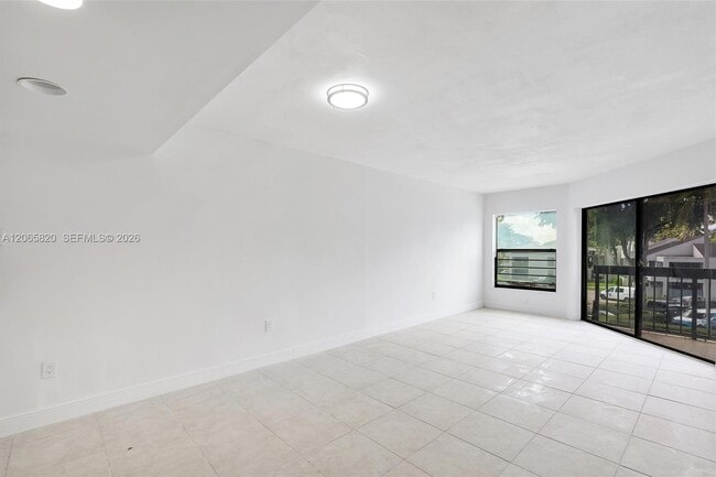 Building Photo - 13255 SW 88th Ln Unit 302-CS