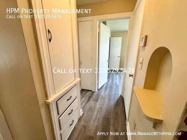 Photo - 3021 Windsor Pl SW