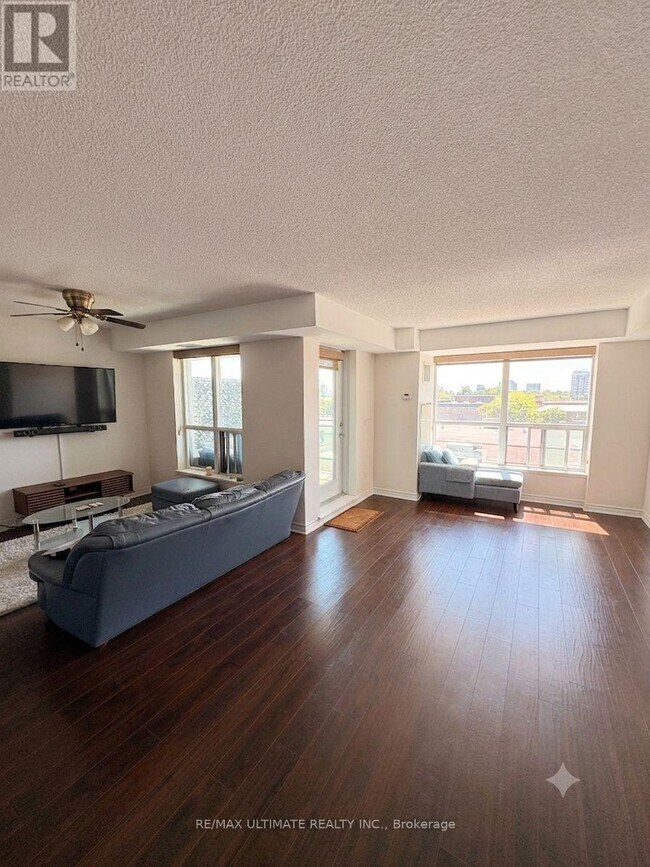 Photo - 60 Fairfax Crescent Unit 425
