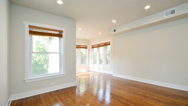 Photo - 6437 N Wayne Ave