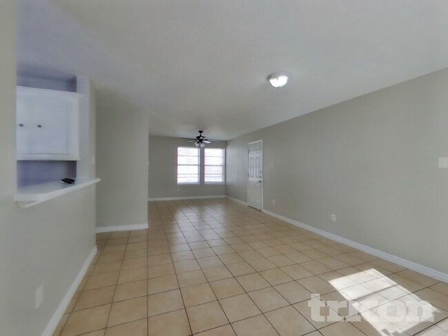 Photo - 3522 Tangerine St