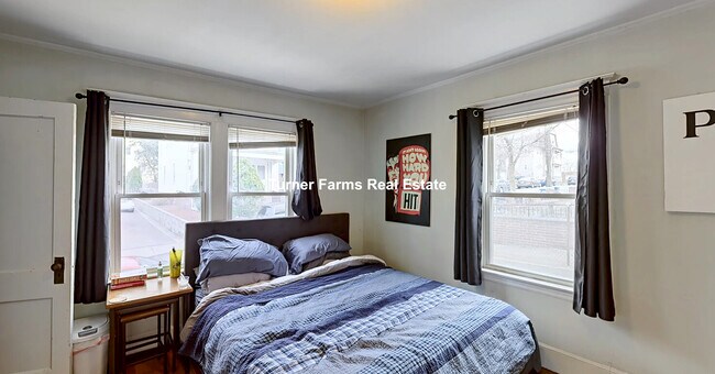 Photo - 18 Bond St Unit 1