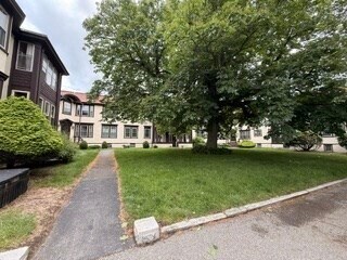 98 1/2 Main St Unit E