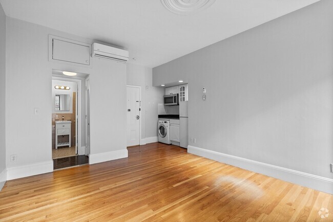 Building Photo - 230 Newbury St Unit 32 Rental