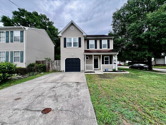 Beautiful home nestled in the neighborhood... - Beautiful home nestled in the neighborhood...