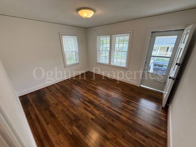 Photo - 614 Mulberry St SW