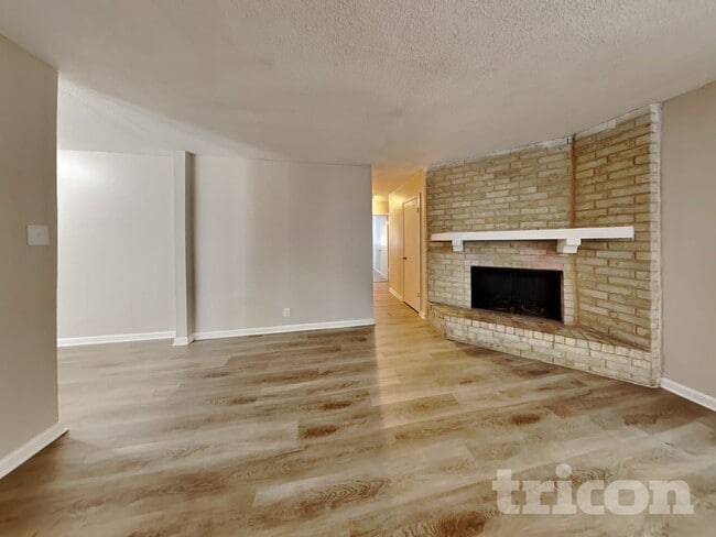 Photo - 6831 De Palma