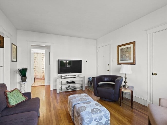 Photo - 116 Tolman St Unidad 116